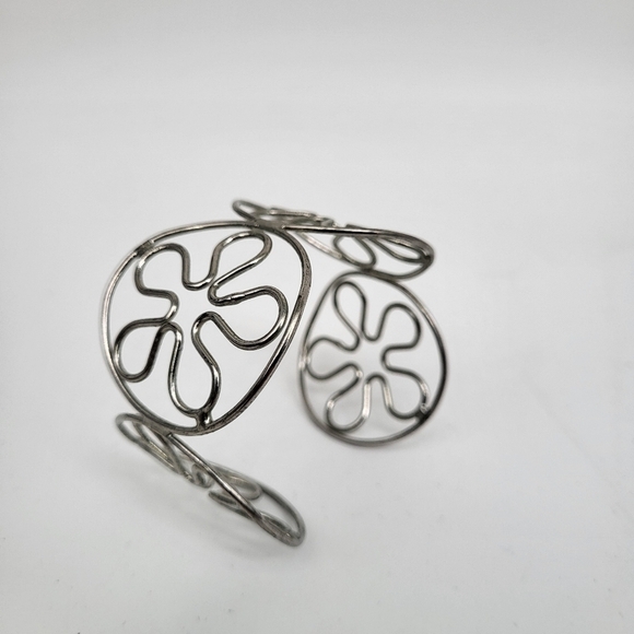 Vintage Retro Flowers Cuff Bracelet Silver Metal Wire - Picture 5 of 7